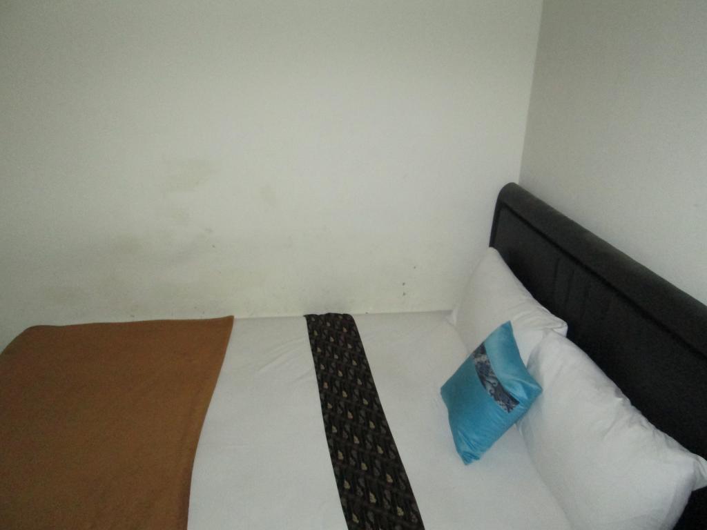 Venice Guest House Bandung Room photo