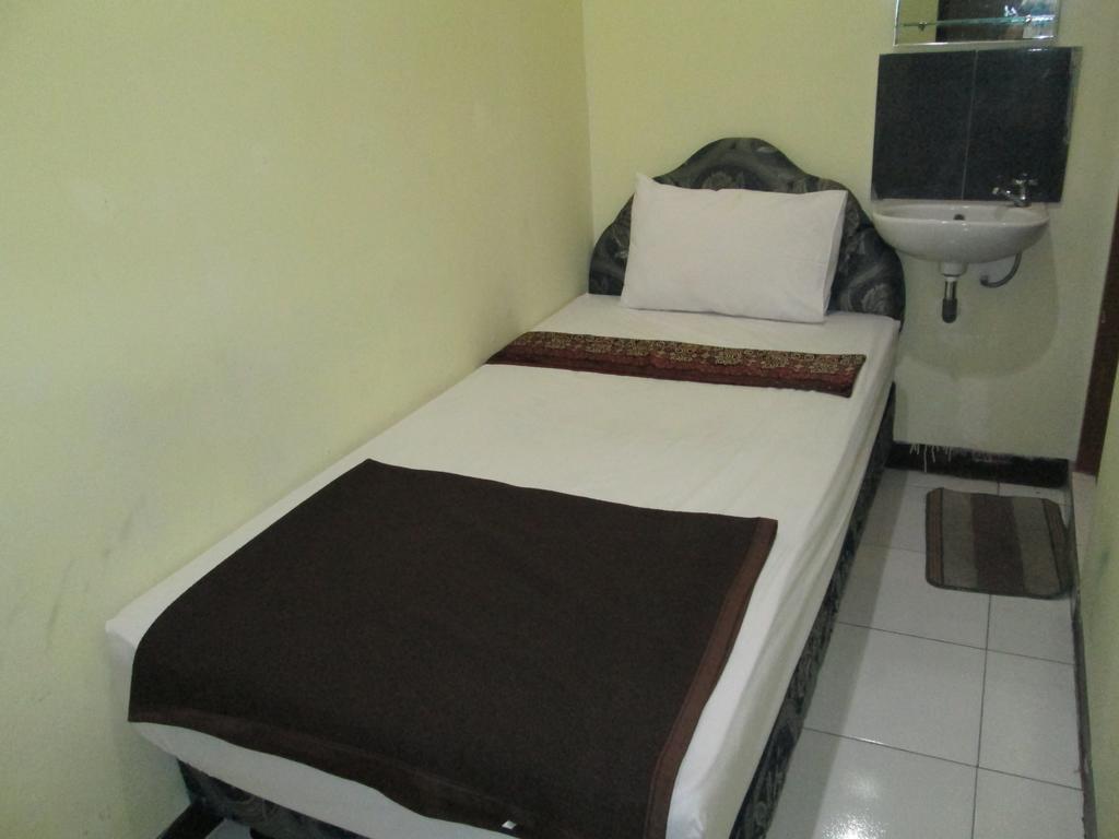 Venice Guest House Bandung Room photo