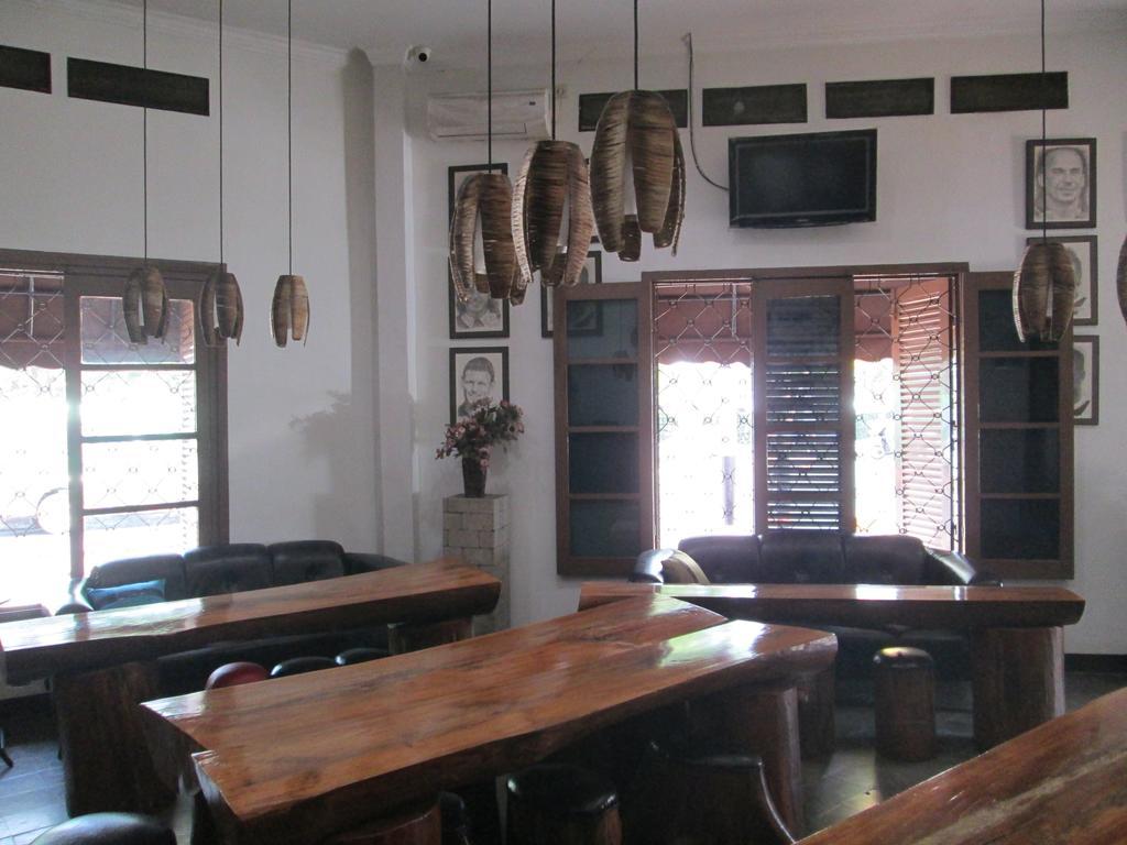 Venice Guest House Bandung Exterior photo