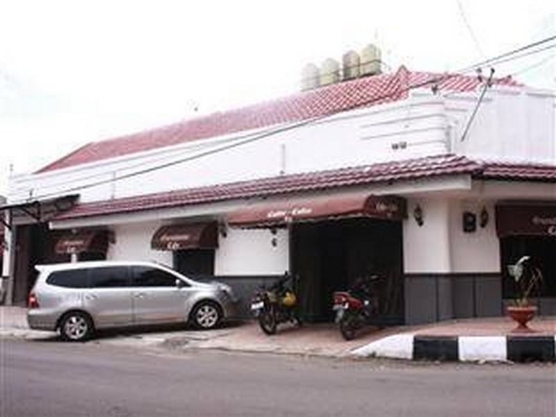 Venice Guest House Bandung Exterior photo