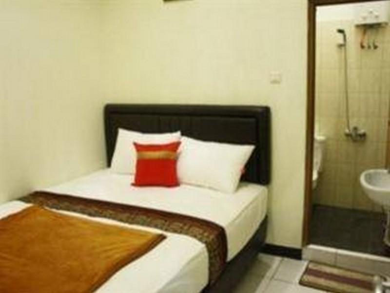 Venice Guest House Bandung Exterior photo